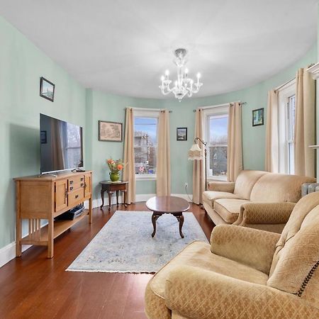 Bright & Spacious 2Br Apartment, Mins From Downtown Boston, Parking Esterno foto