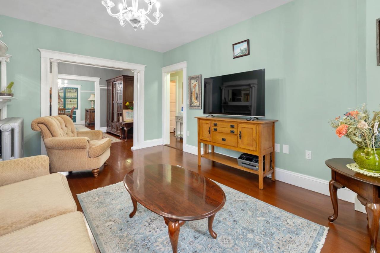 Bright & Spacious 2Br Apartment, Mins From Downtown Boston, Parking Esterno foto