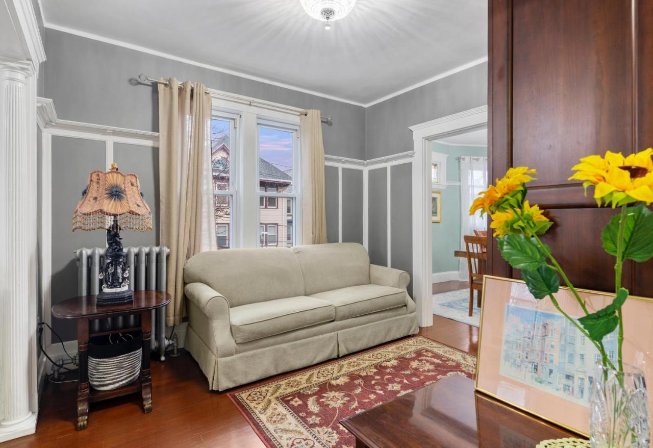 Bright & Spacious 2Br Apartment, Mins From Downtown Boston, Parking Esterno foto