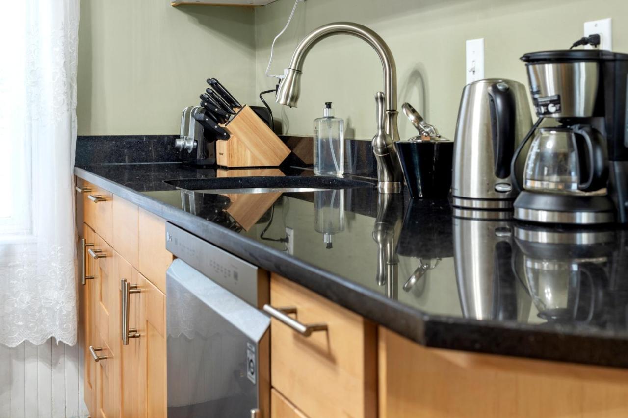 Bright & Spacious 2Br Apartment, Mins From Downtown Boston, Parking Esterno foto