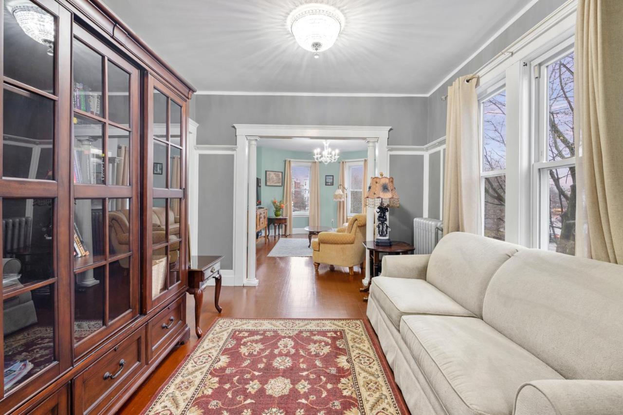 Bright & Spacious 2Br Apartment, Mins From Downtown Boston, Parking Esterno foto